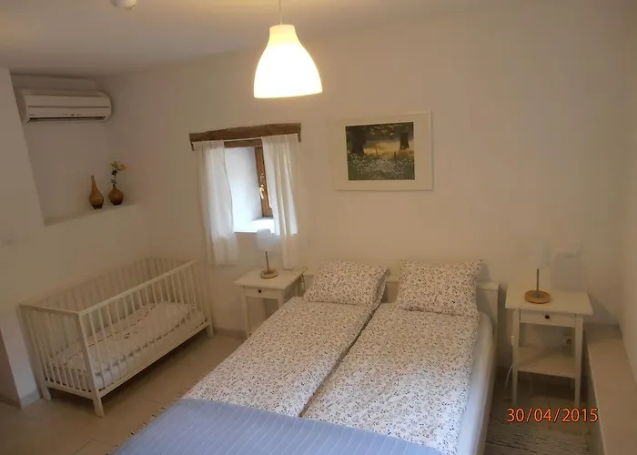 Las Navedas Santibanez de Villacarriedo